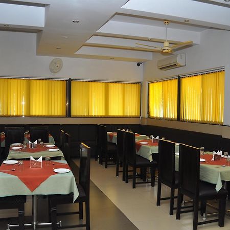Excellency Inn Nashik Bagian luar foto